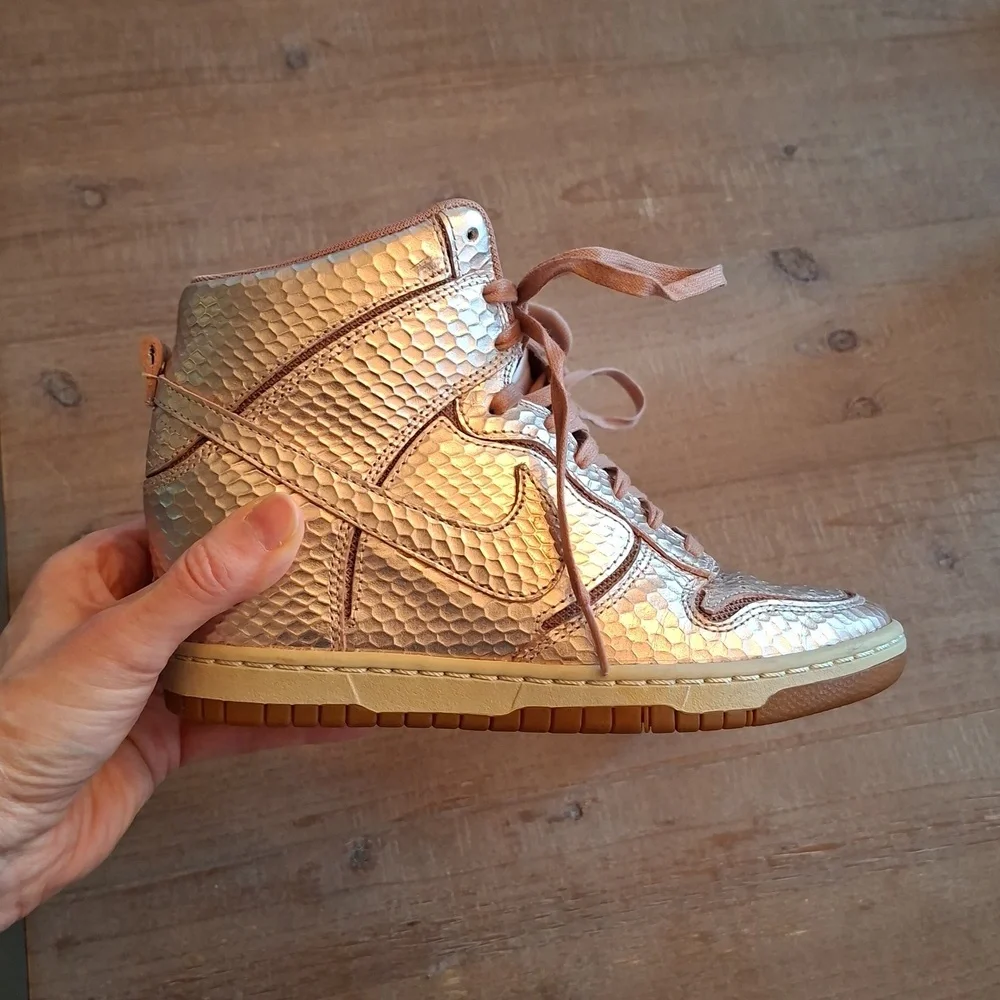 Nike Women's Premium Sky High/Wedge Dunks in Rose Gold Snakeskin (Size US 5.5) - Picture 2 of 11